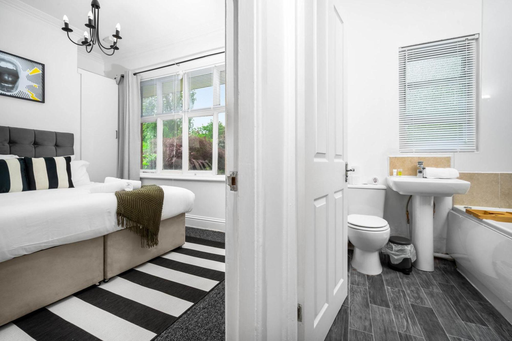 Luxury Apartment - Fast Wifi - Wolverhampton 9Apc エクステリア 写真