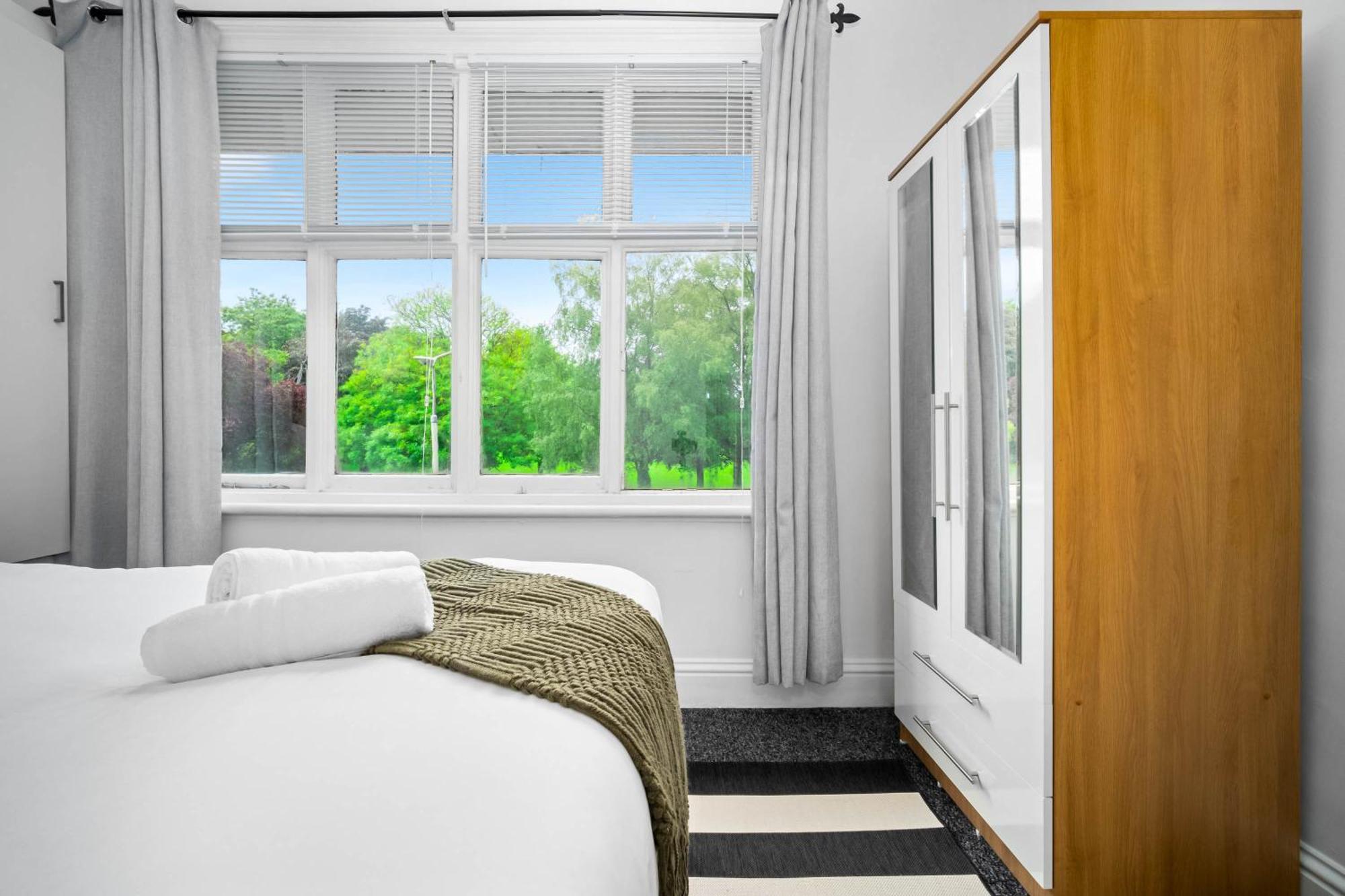 Luxury Apartment - Fast Wifi - Wolverhampton 9Apc エクステリア 写真